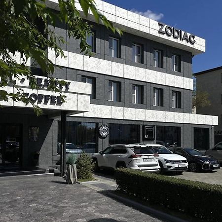 Zodiac Hotel Atirau Kültér fotó