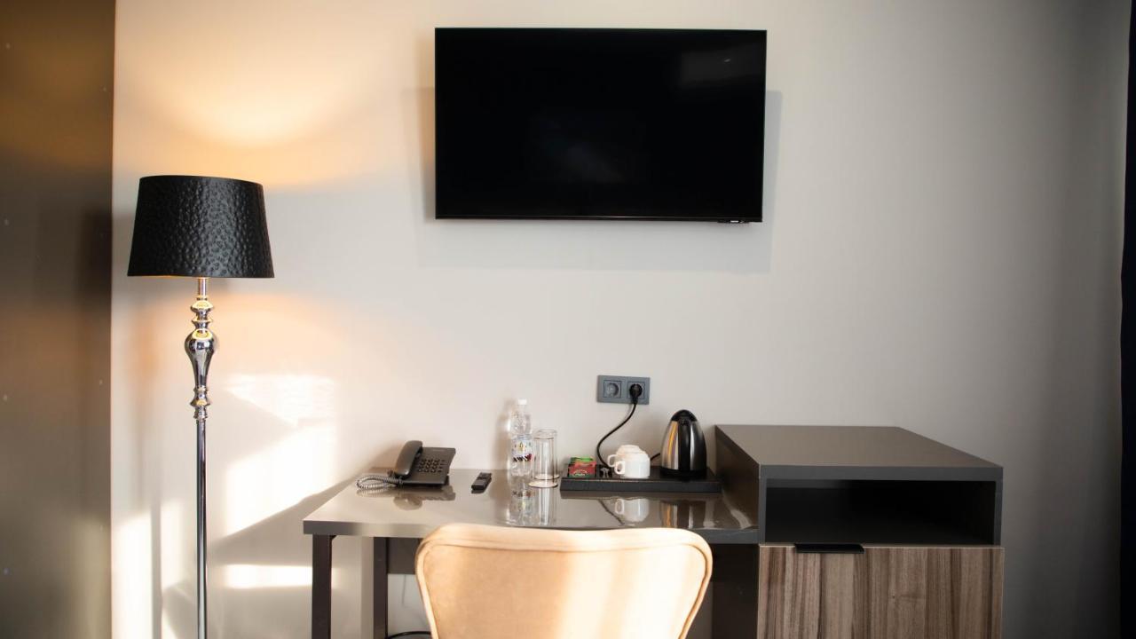 Zodiac Hotel Atirau Kültér fotó